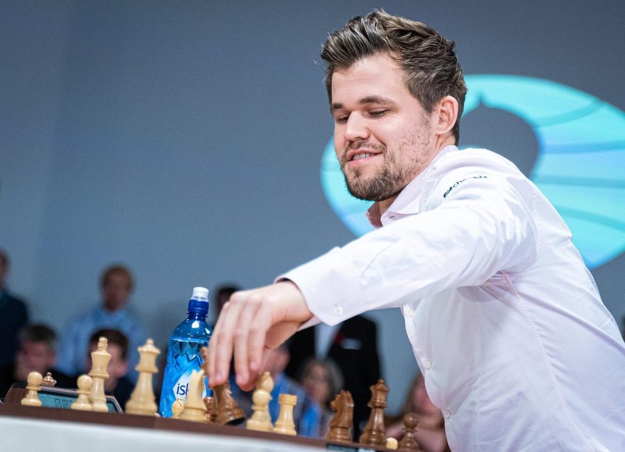 chess24 på LinkedIn: Magnus misses out as So and Giri pick up 1st wins